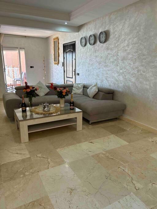 Appartement Haut Standing 3 Chambres Avec Terasse Quartier Gueliz Hivernage A Marrakech I19 Marrakesh Exteriör bild