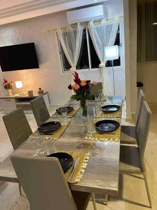 Appartement Haut Standing 3 Chambres Avec Terasse Quartier Gueliz Hivernage A Marrakech I19 Marrakesh Exteriör bild